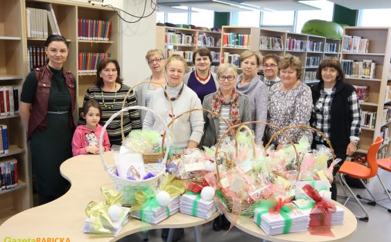 Zapraszamy do obejrzenia fotorelacji z przedświątecznych robótek zręcznych.